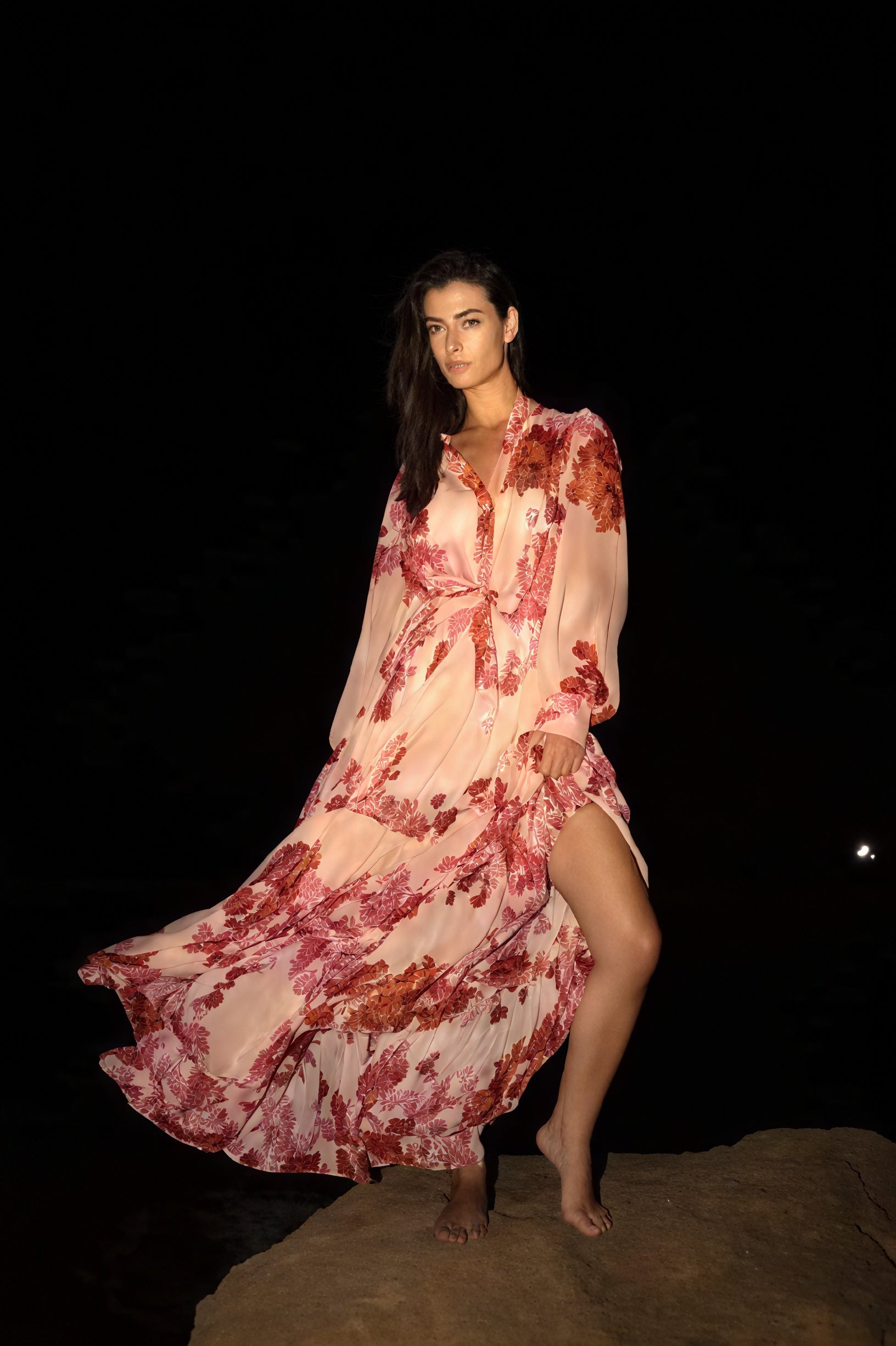 Geblümtes Kleid mit Stufenrock