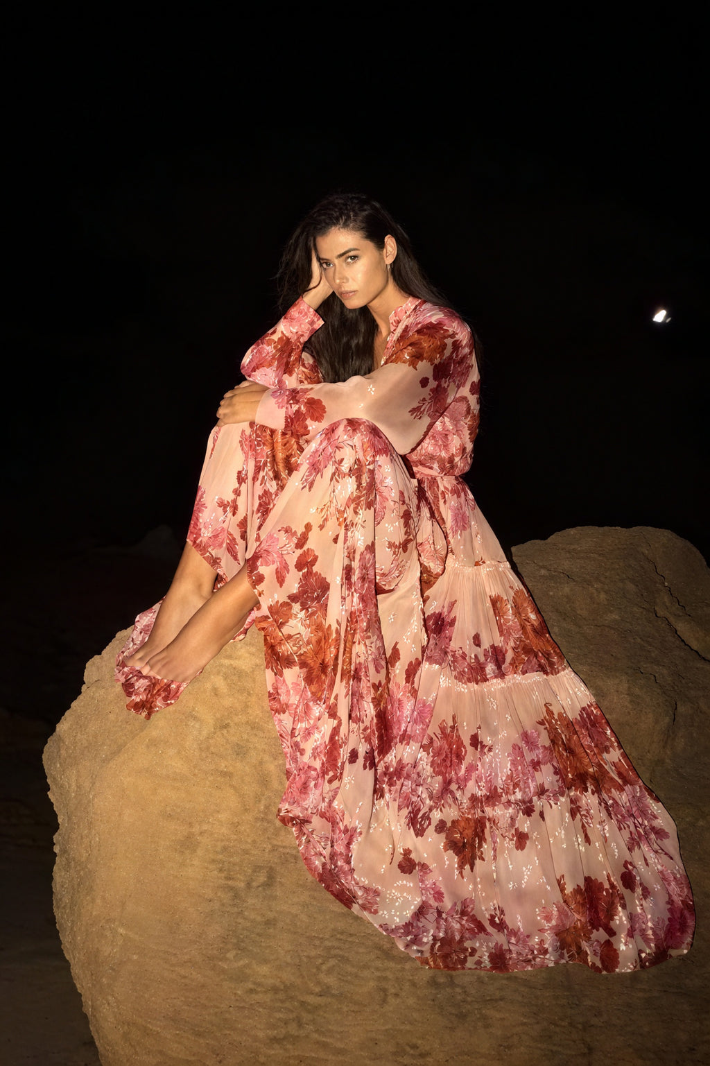 Geblümtes Kleid mit Stufenrock