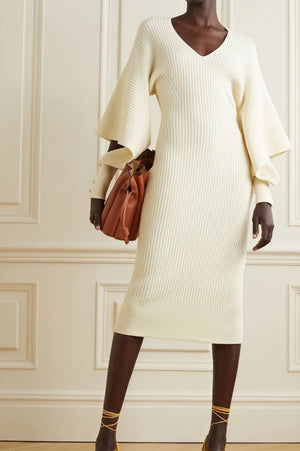 Elegantes Midikleid mit Cape-Ärmeln