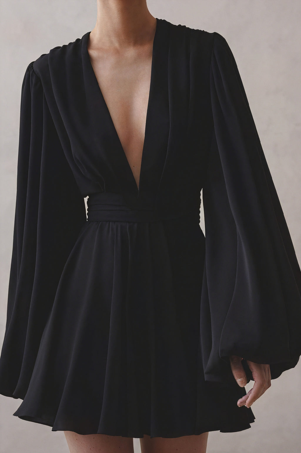 Elegantes Kleid mit Ballonärmeln & A-Linie