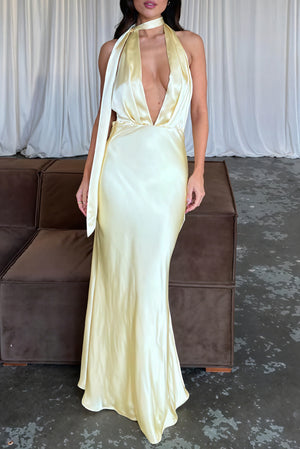 Fließendes, elegantes Abendkleid