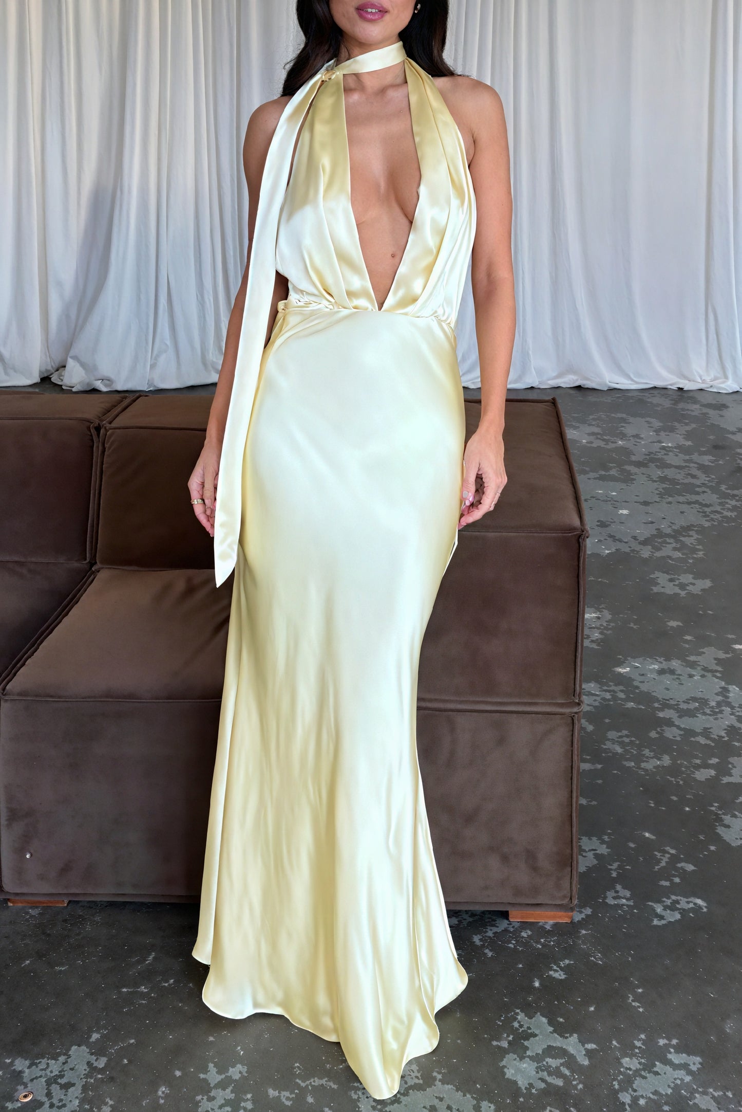 Fließendes, elegantes Abendkleid