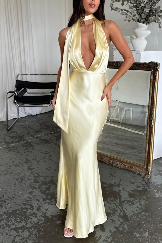 Fließendes, elegantes Abendkleid