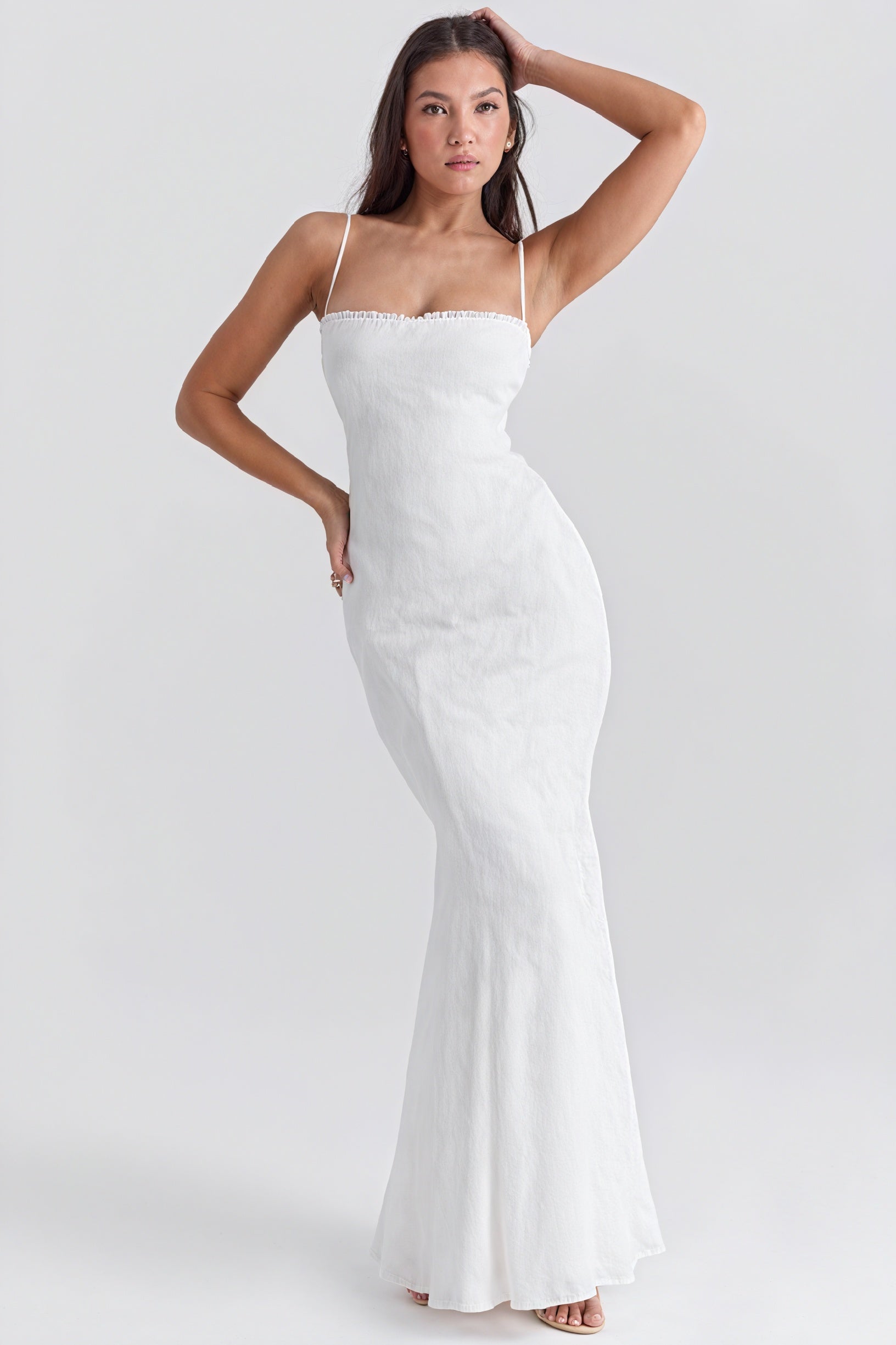 Anmutiges, langes Kleid mit feinen Trägern