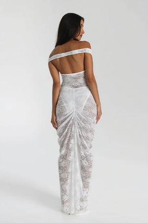 Anmutiges Kleid mit zarter Spitze