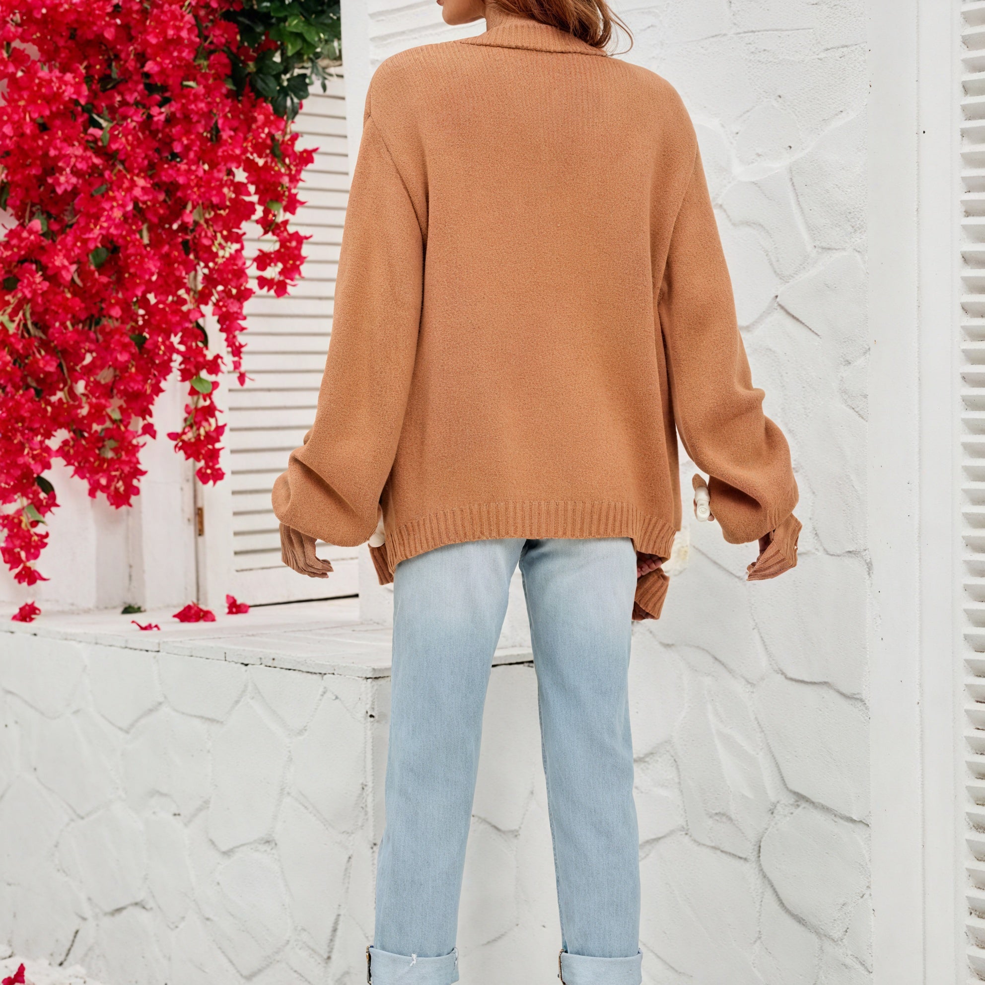 Cardigan mit floralen Akzenten