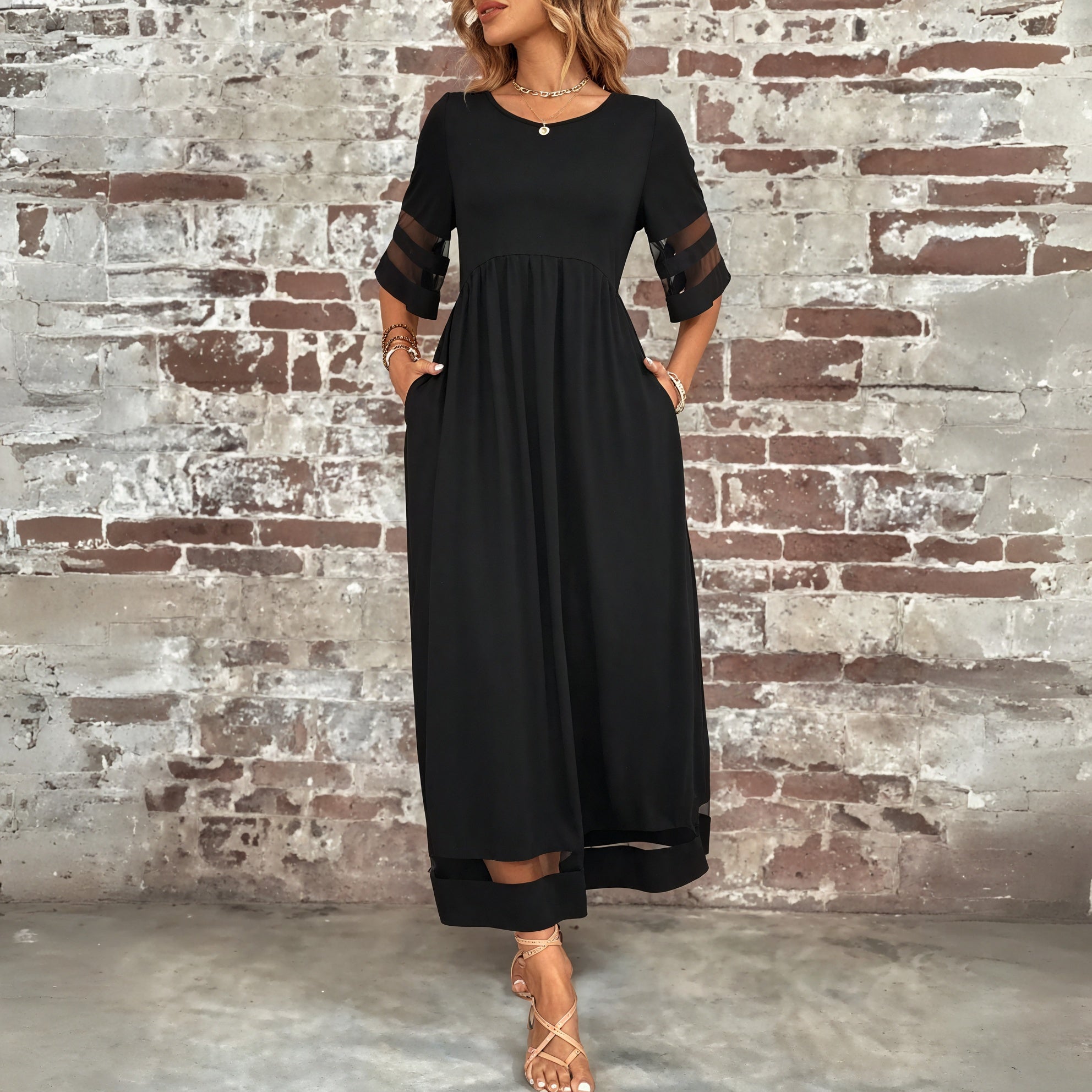 Fließendes Maxikleid mit Mesh-Details