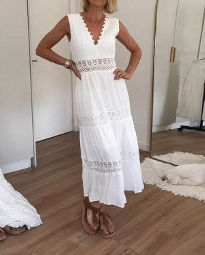Sommerliches Maxikleid mit Spitze