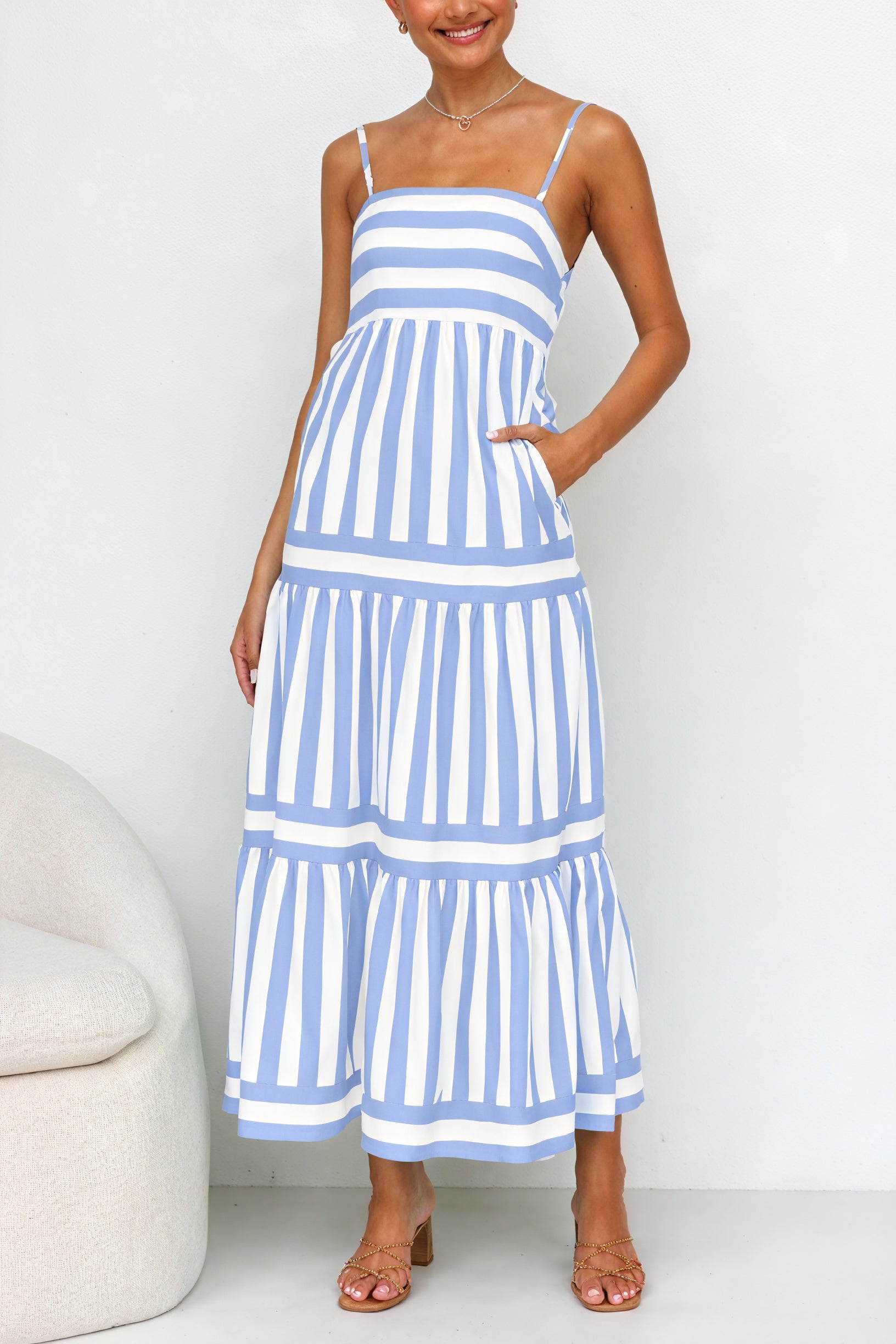 Sommerliches Maxi-Kleid mit Streifenmuster