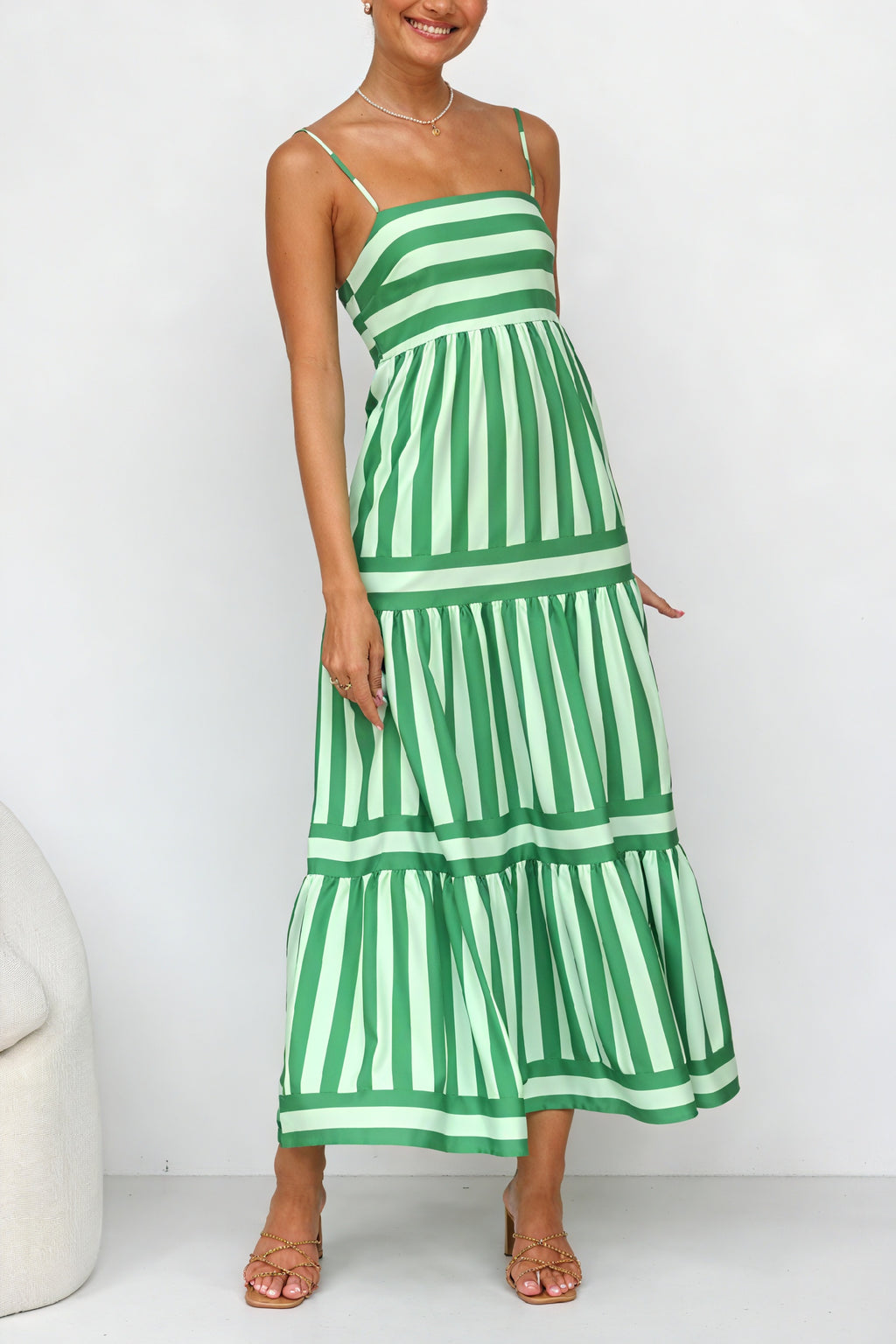 Sommerliches Maxi-Kleid mit Streifenmuster