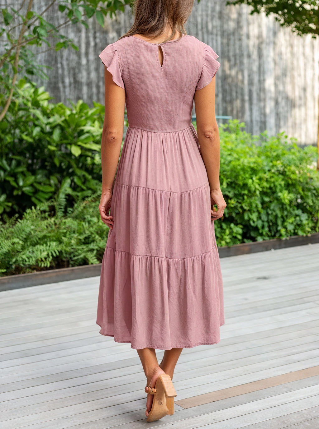 Kleid mit Stufenrock, Rüschenärmeln, Rundhals & fließendem Design – Ideal für Sommer & Freizeit-81634-705bb2d7-229a-42a9-8f86-a547f807efc4