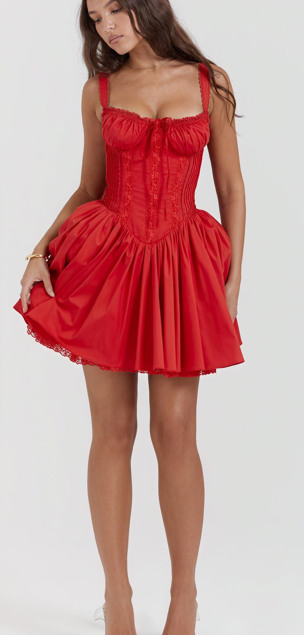 Elegantes Kleid mit femininen Akzenten