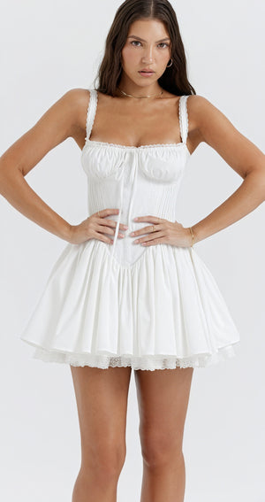 Elegantes Kleid mit femininen Akzenten