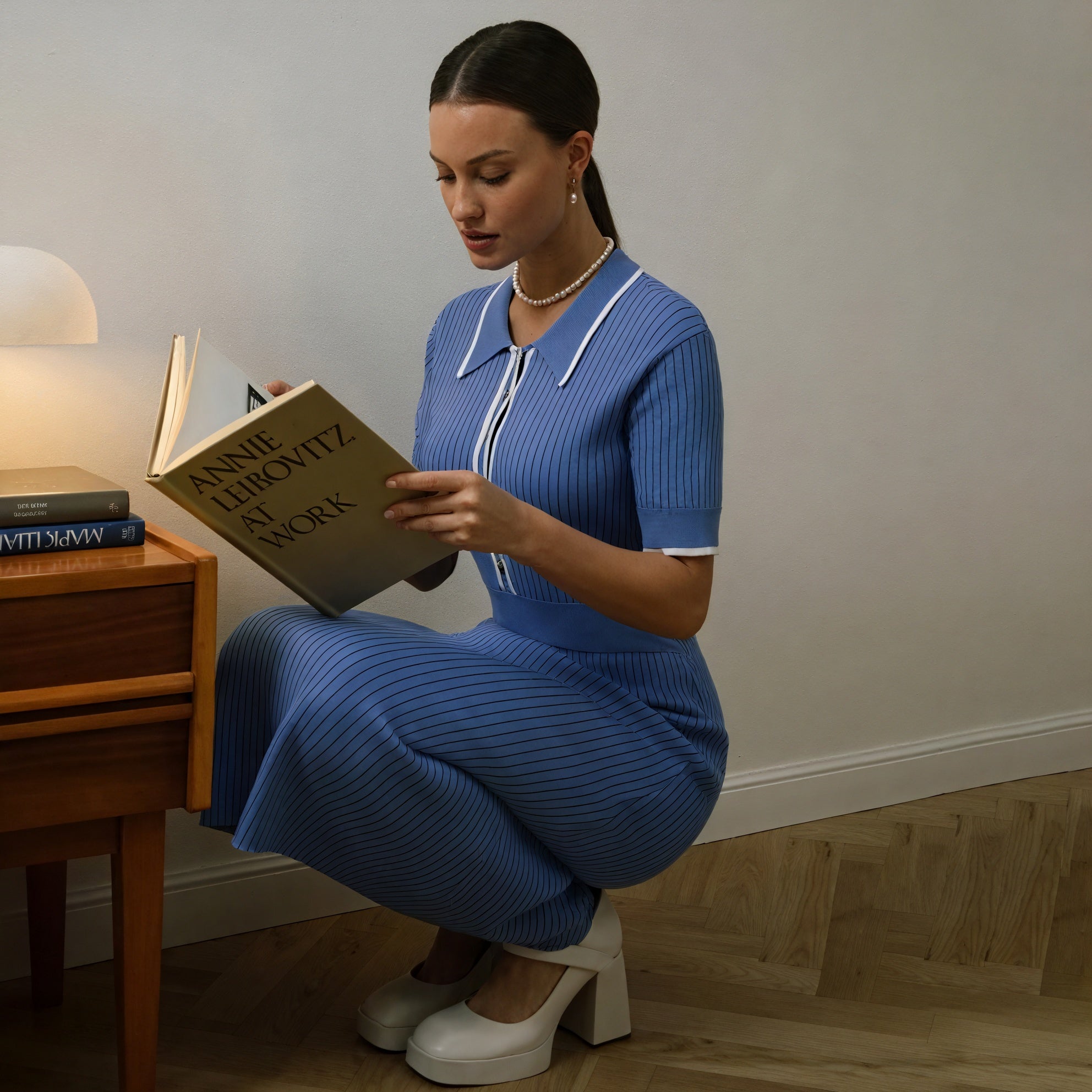 Elegantes Kleid mit Polokragen und feinen Details