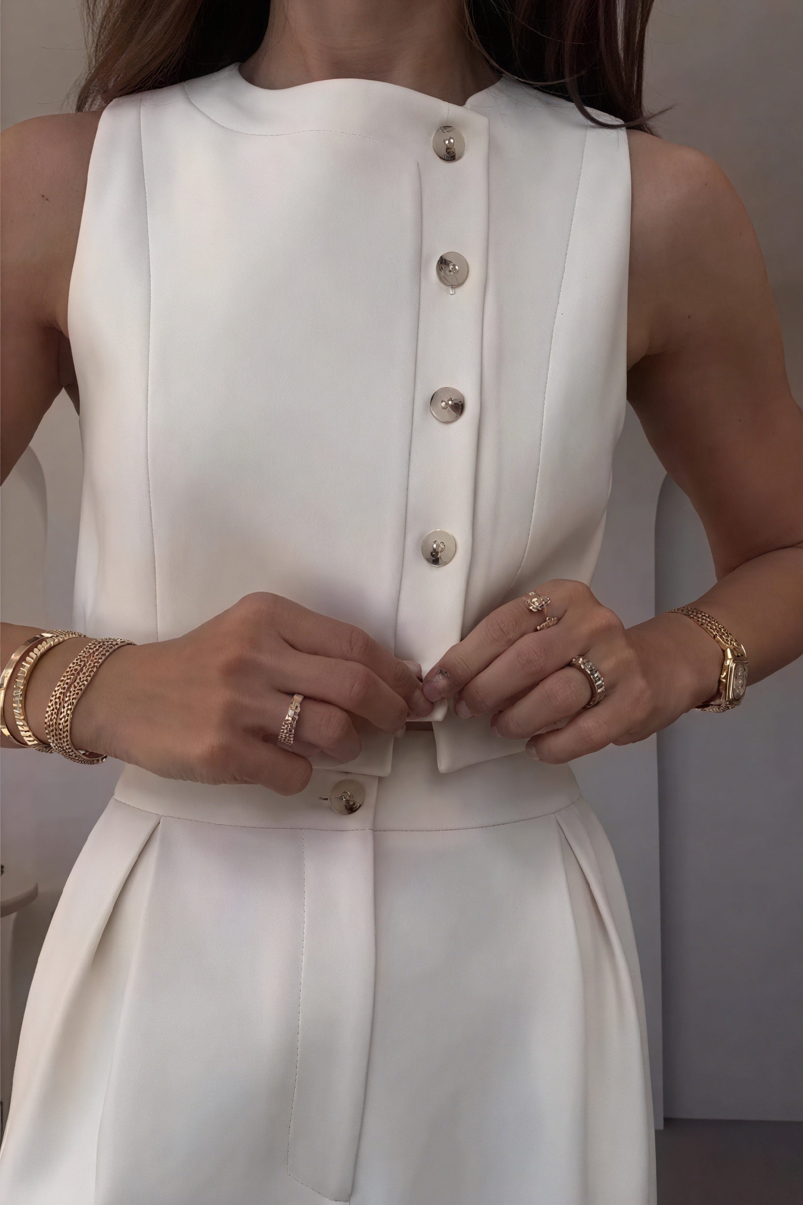 Minimalistischer Hosenanzug mit Cropped Top