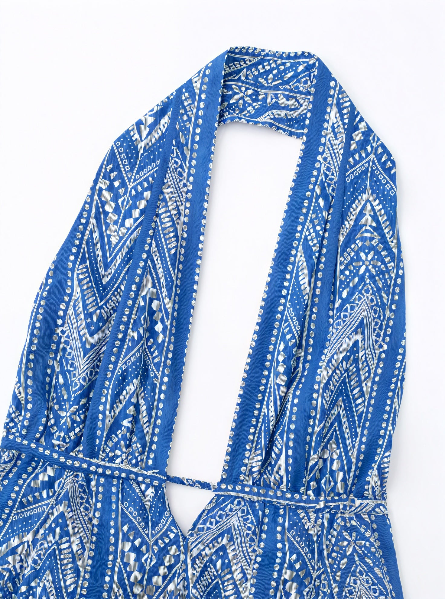 Fließendes Sommerkleid mit Neckholder