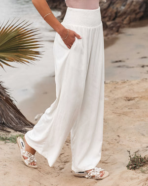 Fließende Hose mit hohem Bund