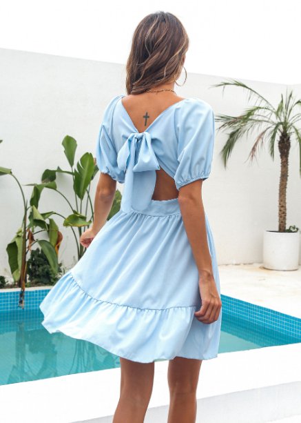 Sommerliches Kleid mit Puffärmeln