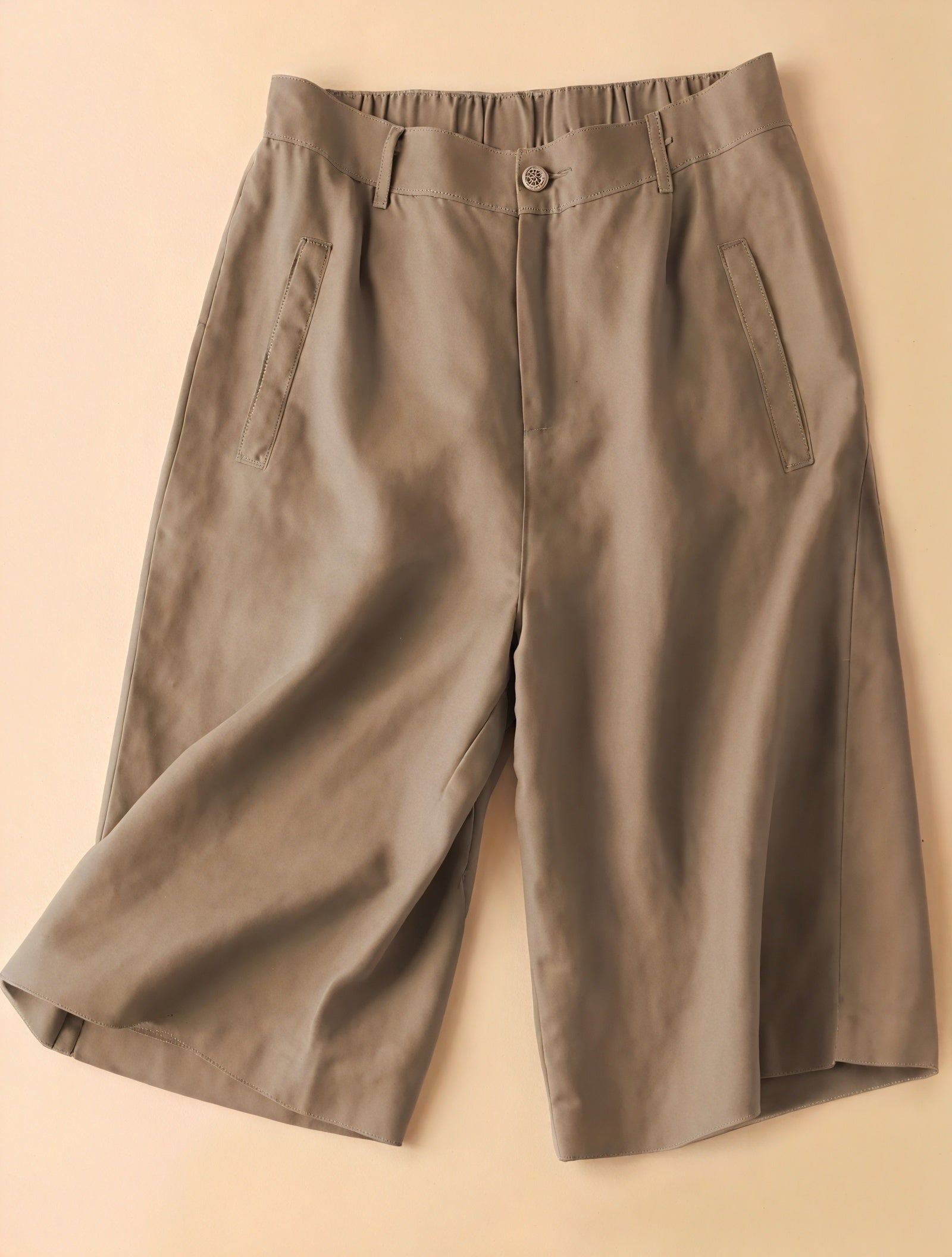 Weitgeschnittene Culottes mit hohem Bund