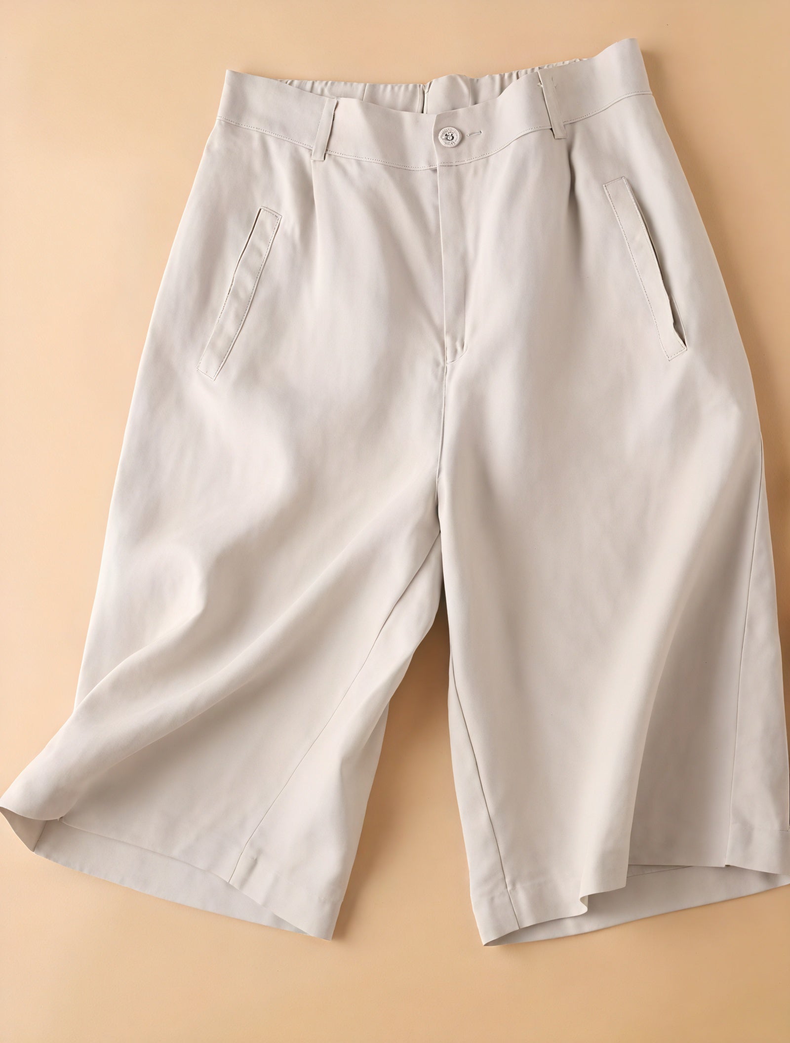 Weitgeschnittene Culottes mit hohem Bund