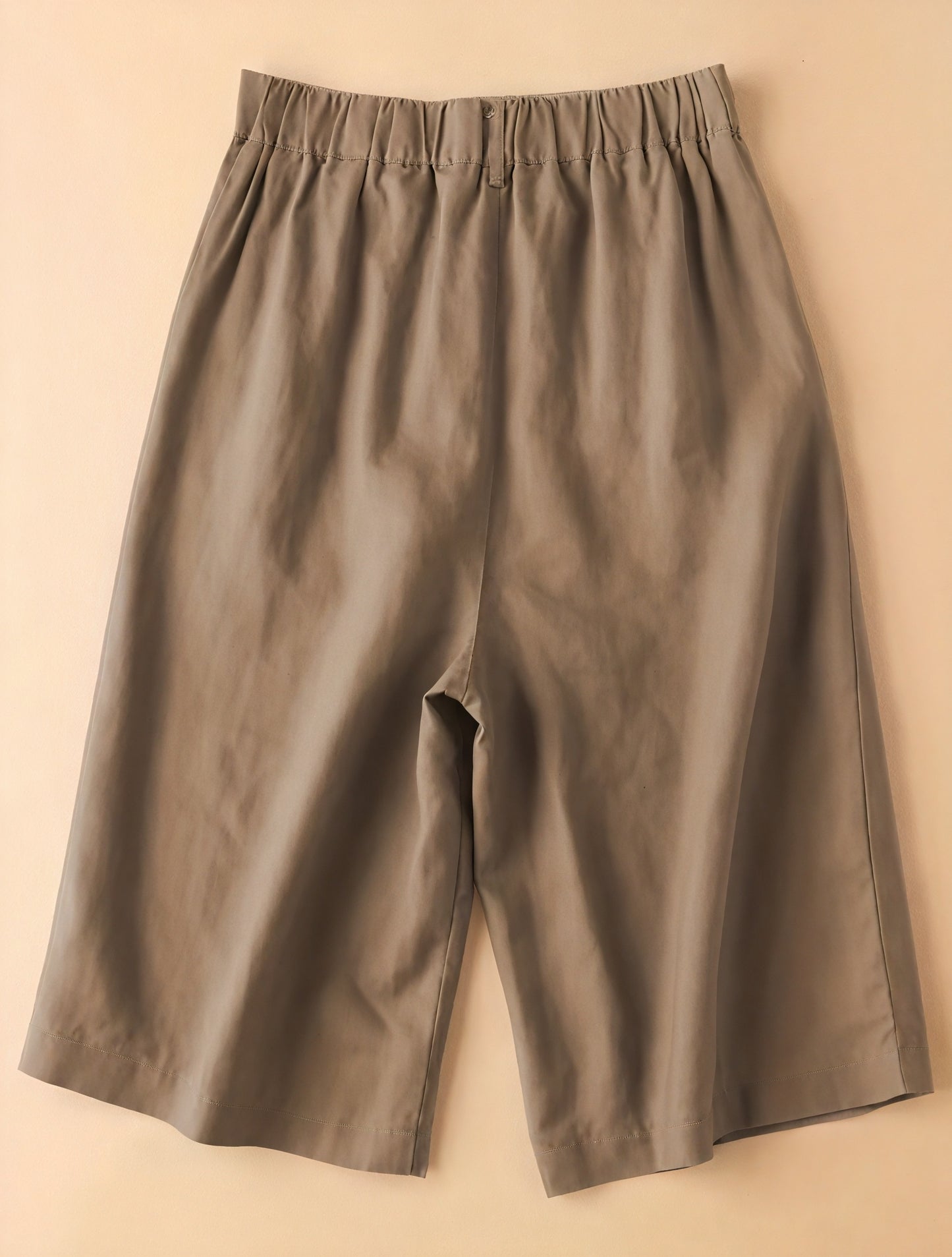 Weitgeschnittene Culottes mit hohem Bund