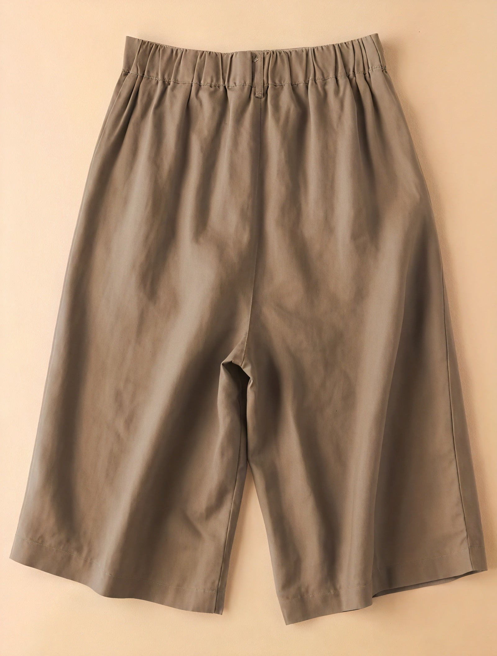 Weitgeschnittene Culottes mit hohem Bund