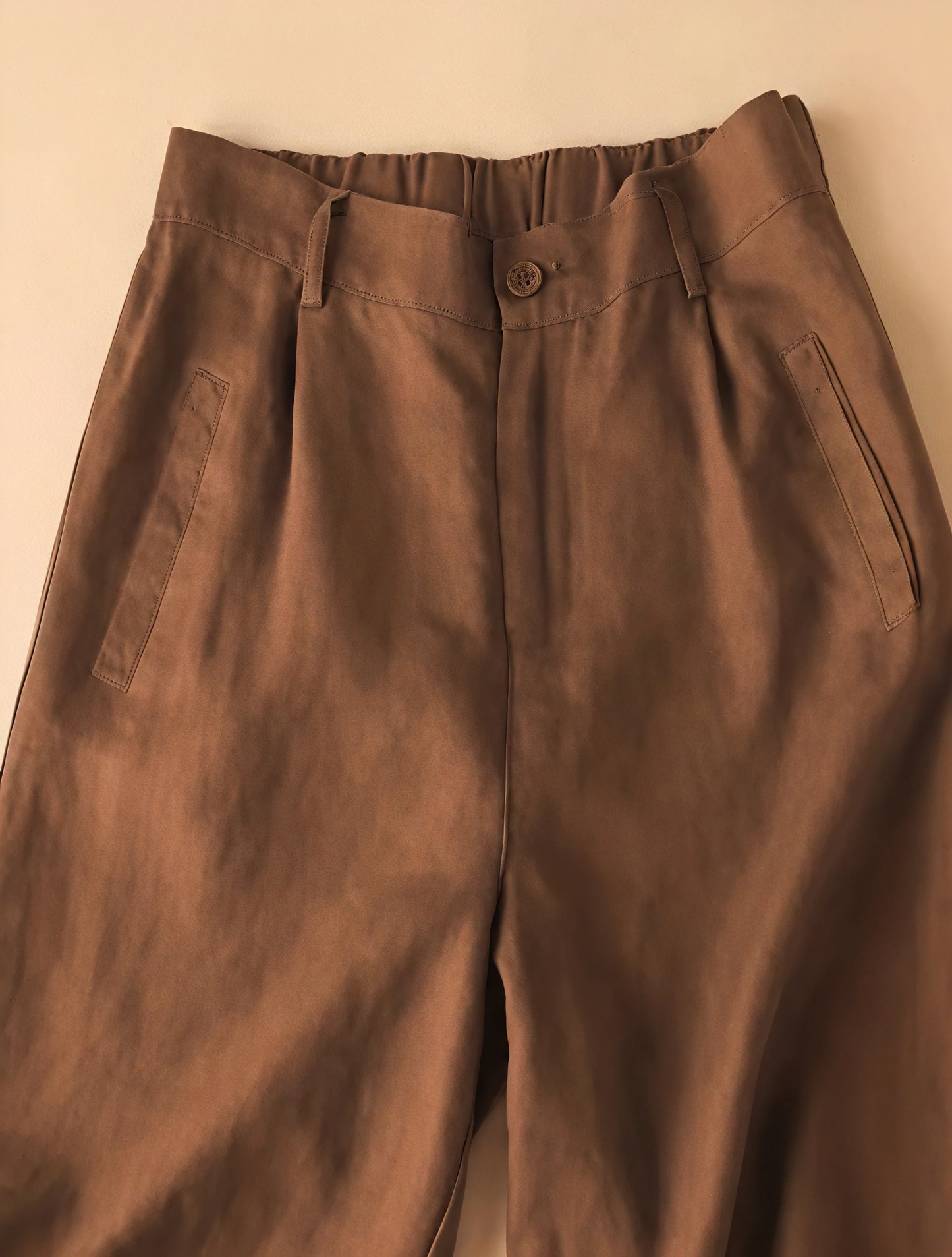 Weitgeschnittene Culottes mit hohem Bund