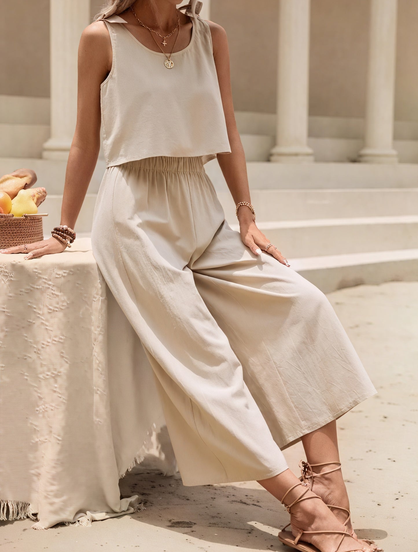 Sommerliches Crop-Top & Hose Ensemble
