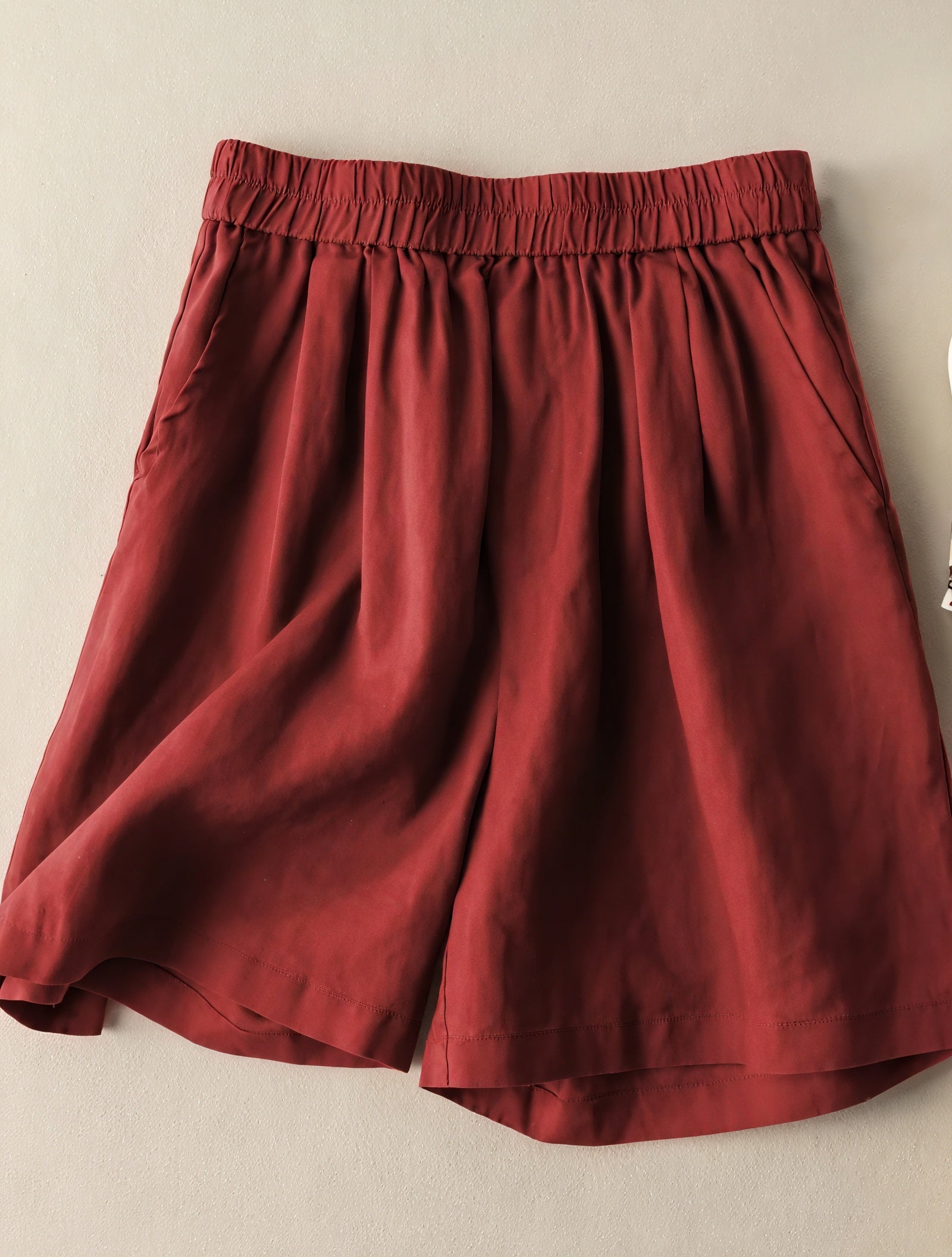 High-Waist Shorts mit Weitem Bein