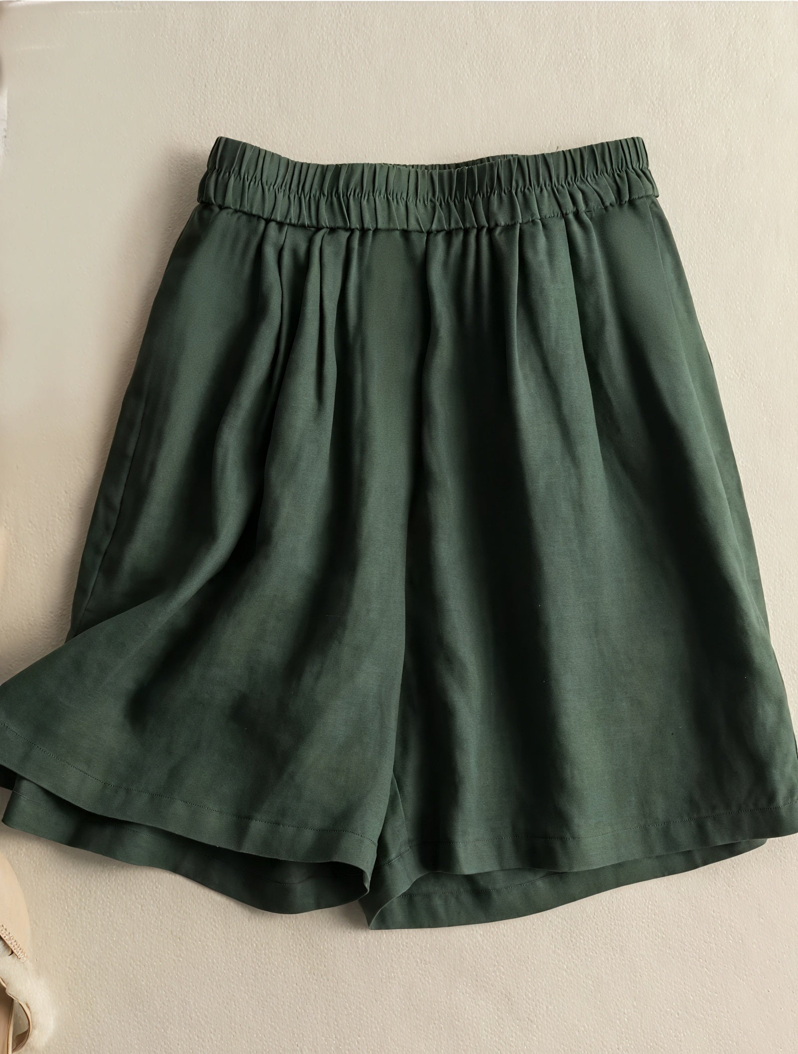 High-Waist Shorts mit Weitem Bein
