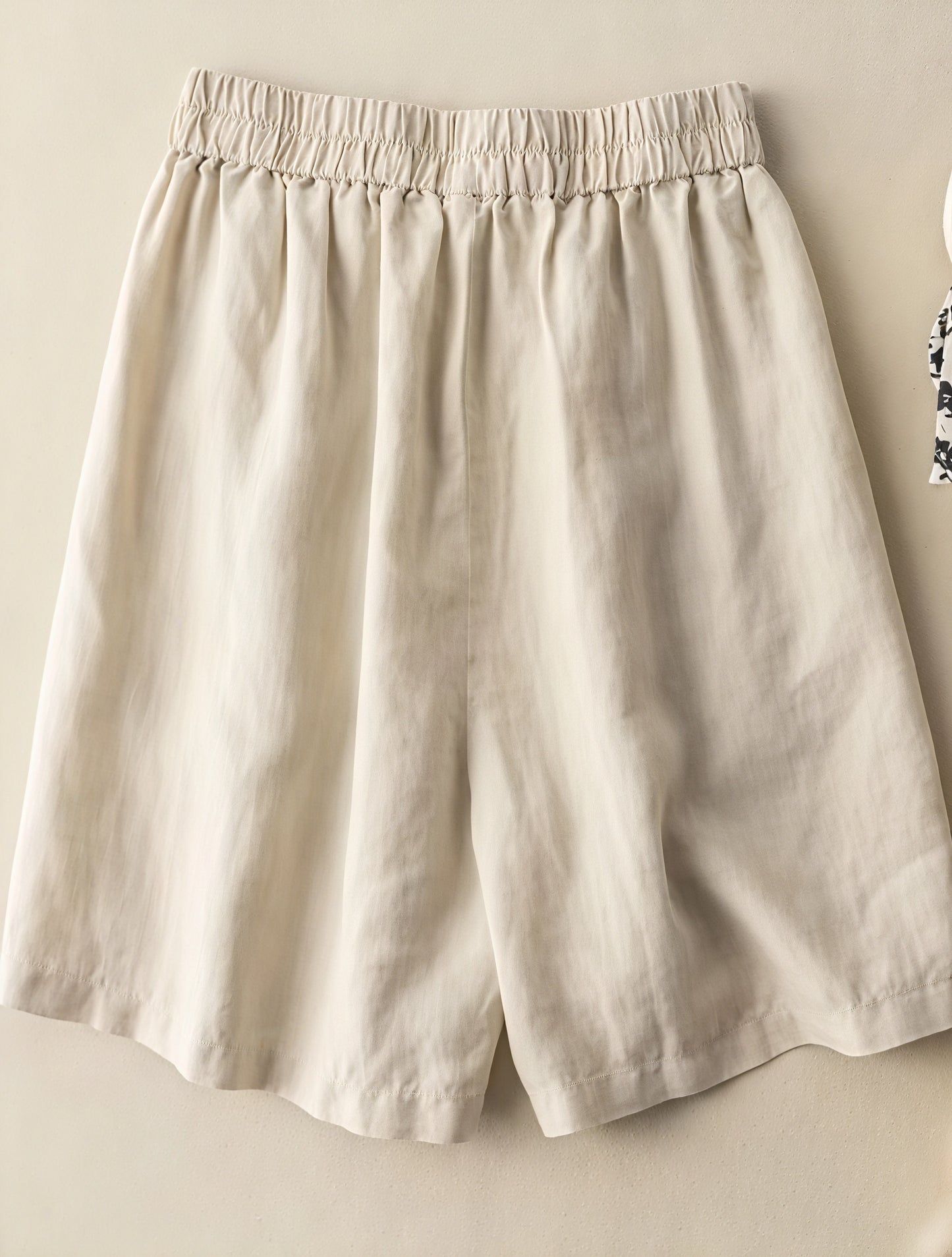 High-Waist Shorts mit Weitem Bein