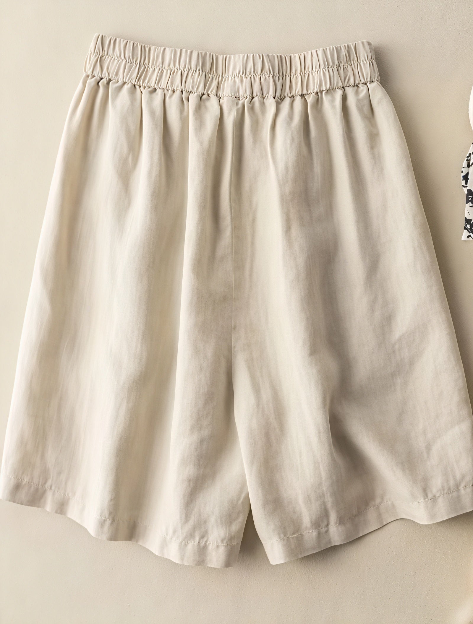 High-Waist Shorts mit Weitem Bein