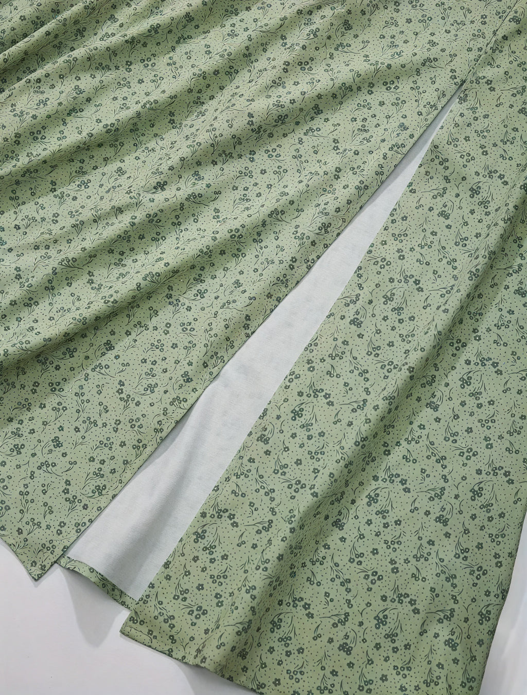 Geblümtes Maxikleid Eckiger Ausschnitt Puffärmel Hoher Schlitz Romantischer Sommerlook-82654-5bb0a6cf-0bb7-4d91-8d77-9f904660cecf