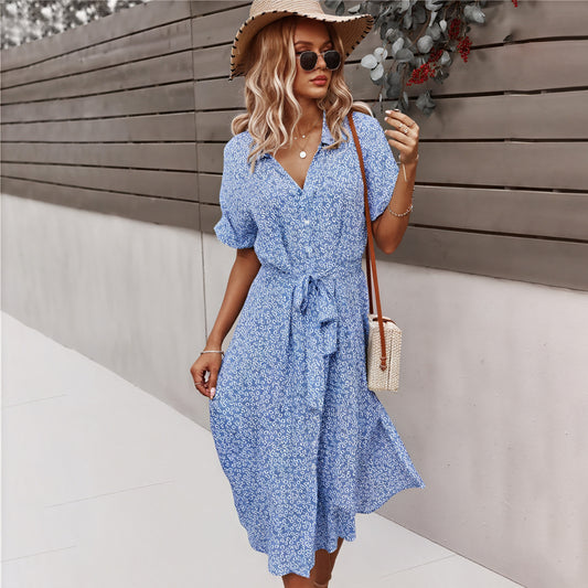 Geblümtes Midikleid mit Bindegürtel
