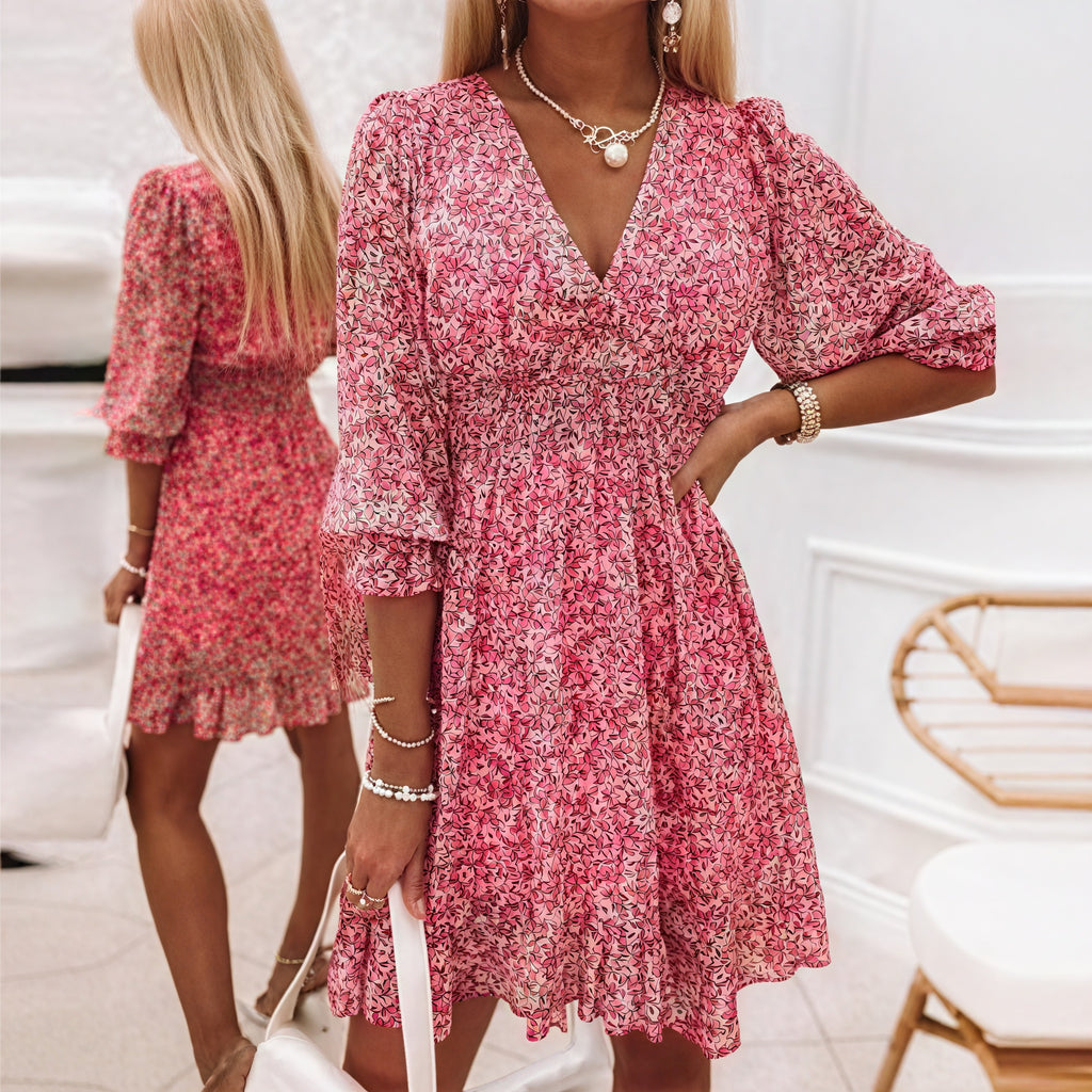 Blumenkleid mit V-Ausschnitt & Volant