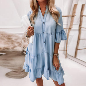 Denim-Kleid mit Stufenrock und Rüschenärmeln