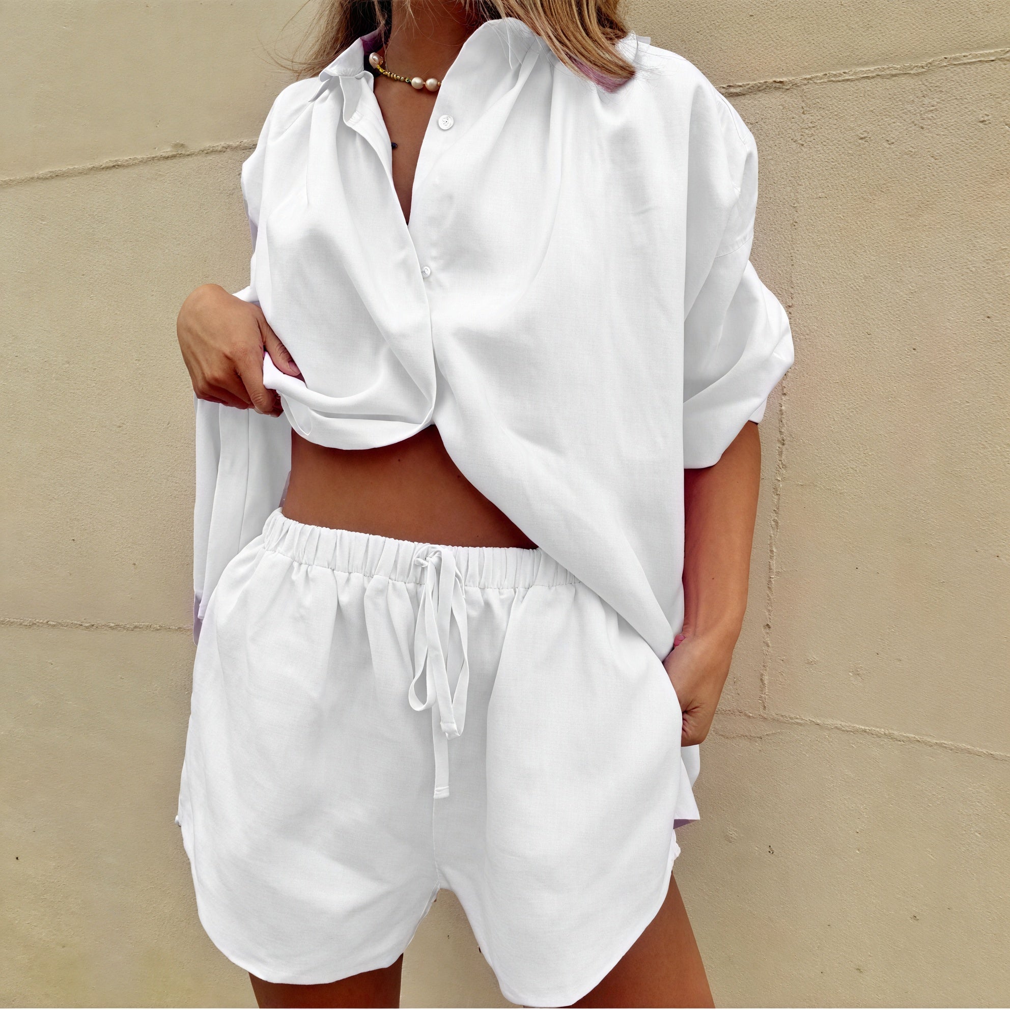 Sommerliches Ensemble: Stil und Komfort vereint