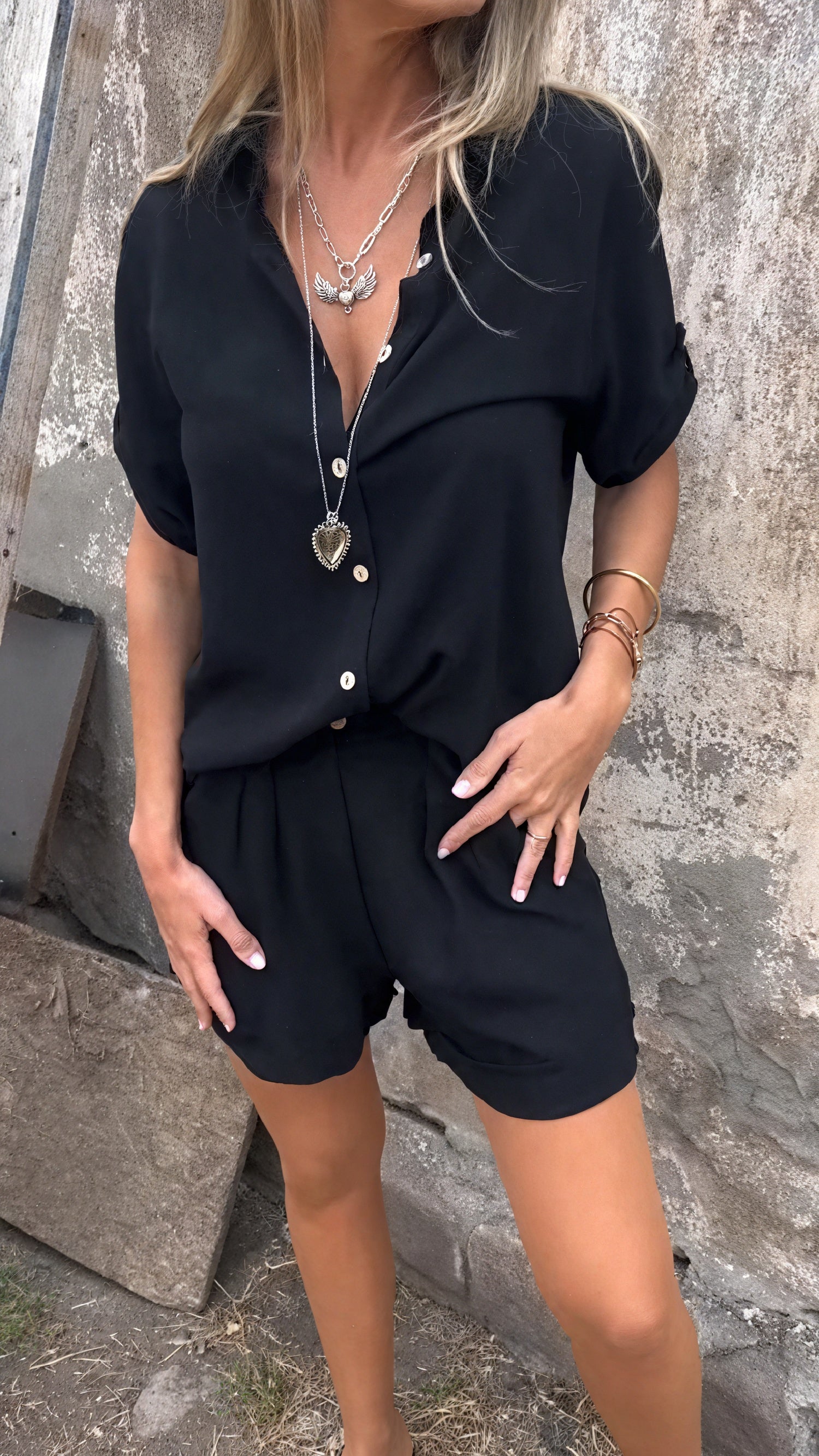 Sommerliches Ensemble: Stil und Komfort vereint