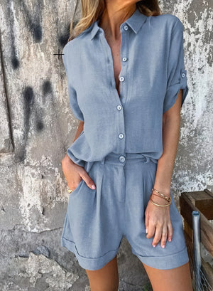 Sommerliches Ensemble: Stil und Komfort vereint