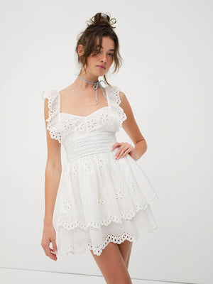 Romantisches Kleid mit zarter Lochstickerei