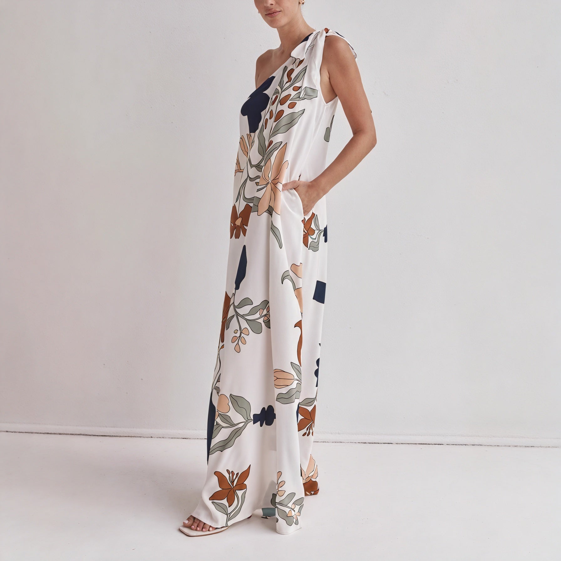 Damen Maxi-Kleid – One-Shoulder, Blumenprint, Fließend-83220-b0393953-39a1-4470-913c-cf6c6a72055d