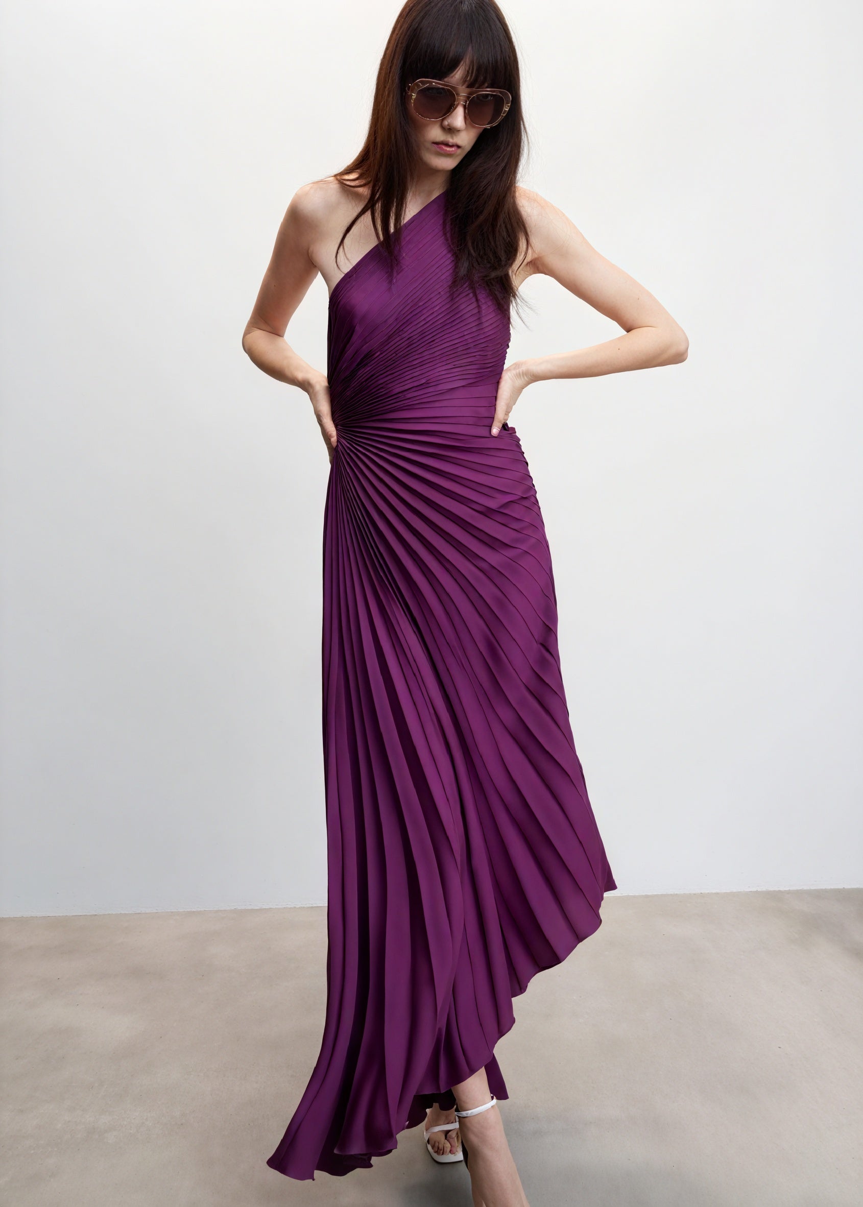 Damen Kleid – One-Shoulder, Plissierter Stoff, Asymmetrischer Saum, Elegant-83236-7848a536-1b43-4eff-9e1c-8d3b98e1f917