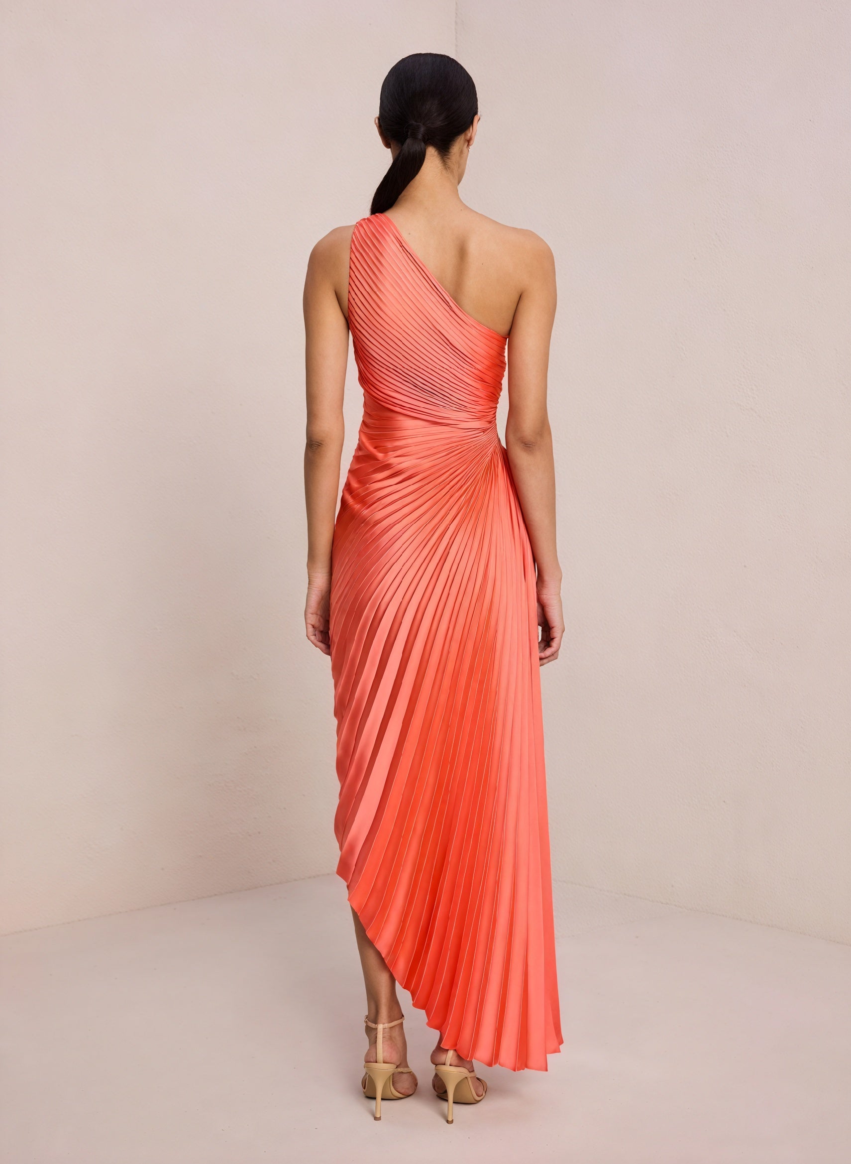 Damen Kleid – One-Shoulder, Plissierter Stoff, Asymmetrischer Saum, Elegant-83236-51754725-94fe-4c32-9907-27cfb6c5ec66