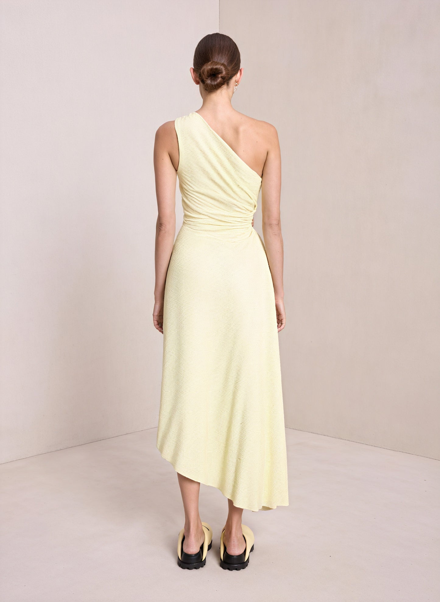 Damen Kleid – One-Shoulder, Plissierter Stoff, Asymmetrischer Saum, Elegant-83236-ab03510b-28b1-4691-a70c-24b553dabd62