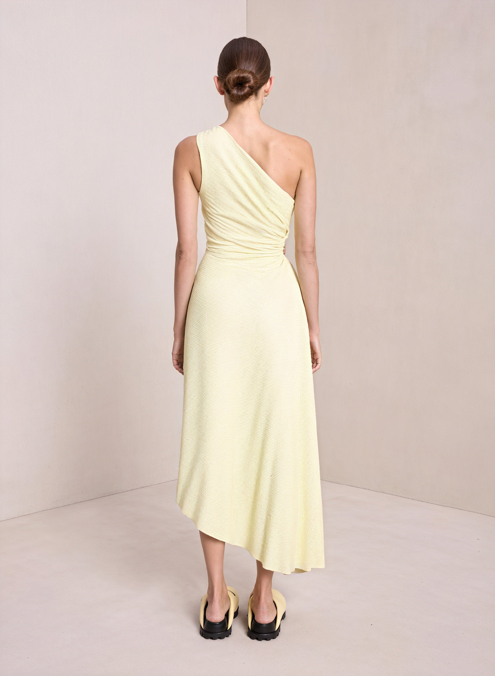 Damen Kleid – One-Shoulder, Plissierter Stoff, Asymmetrischer Saum, Elegant-83236-ab03510b-28b1-4691-a70c-24b553dabd62