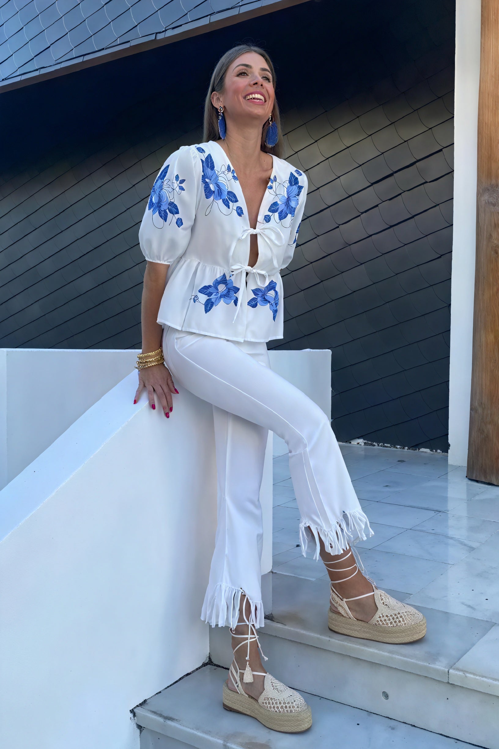 Damen Bluse – Weiß, Blumenstickerei, V-Ausschnitt, Kurze Ärmel, Bindeband-83305-8b94dec0-4230-4bc6-9b55-86bc6e7fc929