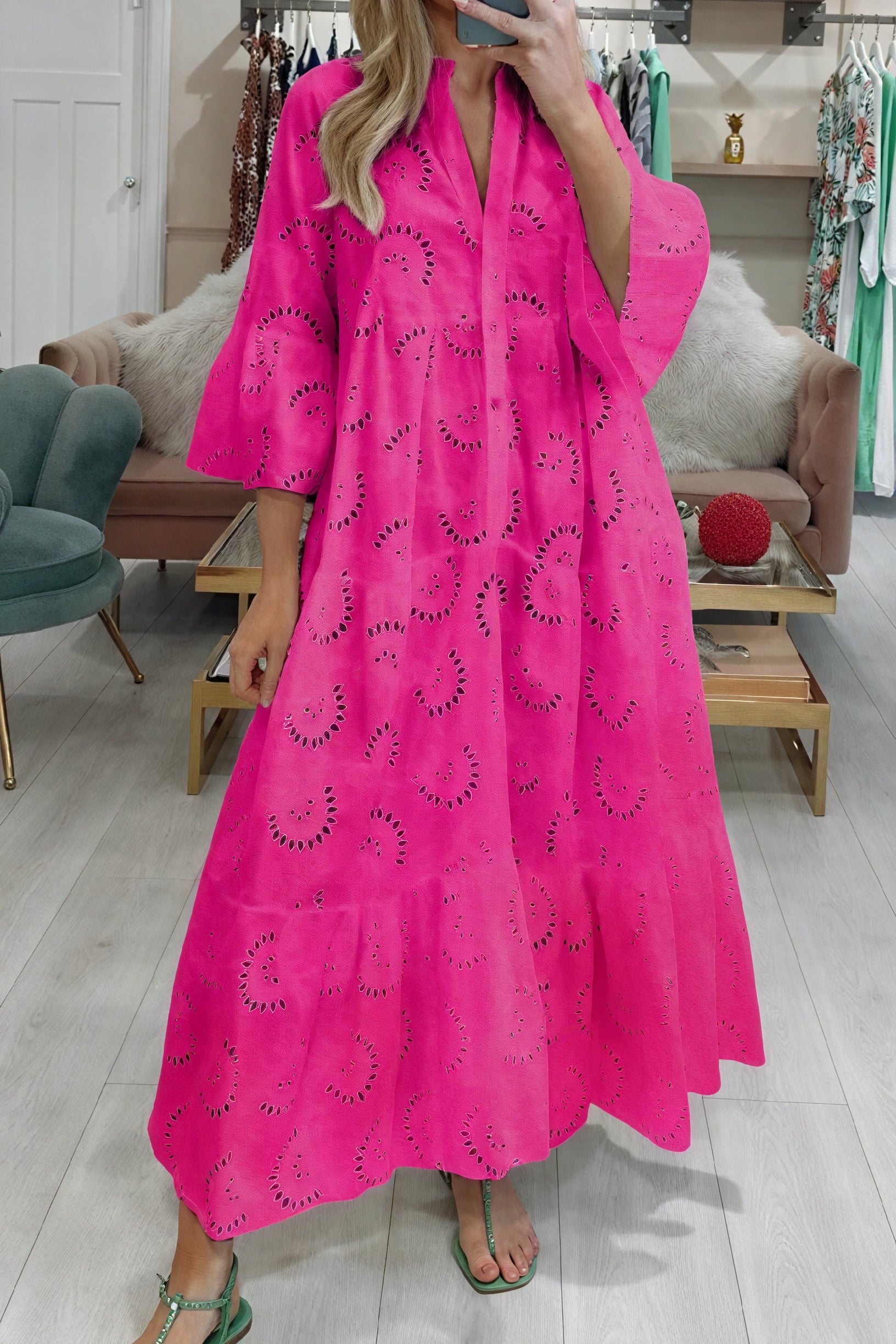 Kleidhaus Damen Lochstickerei Kleid – V-Ausschnitt, 3/4-Ärmel, Knopfleiste-83323-1280320f-48bd-4025-a2de-df9af720b1a3