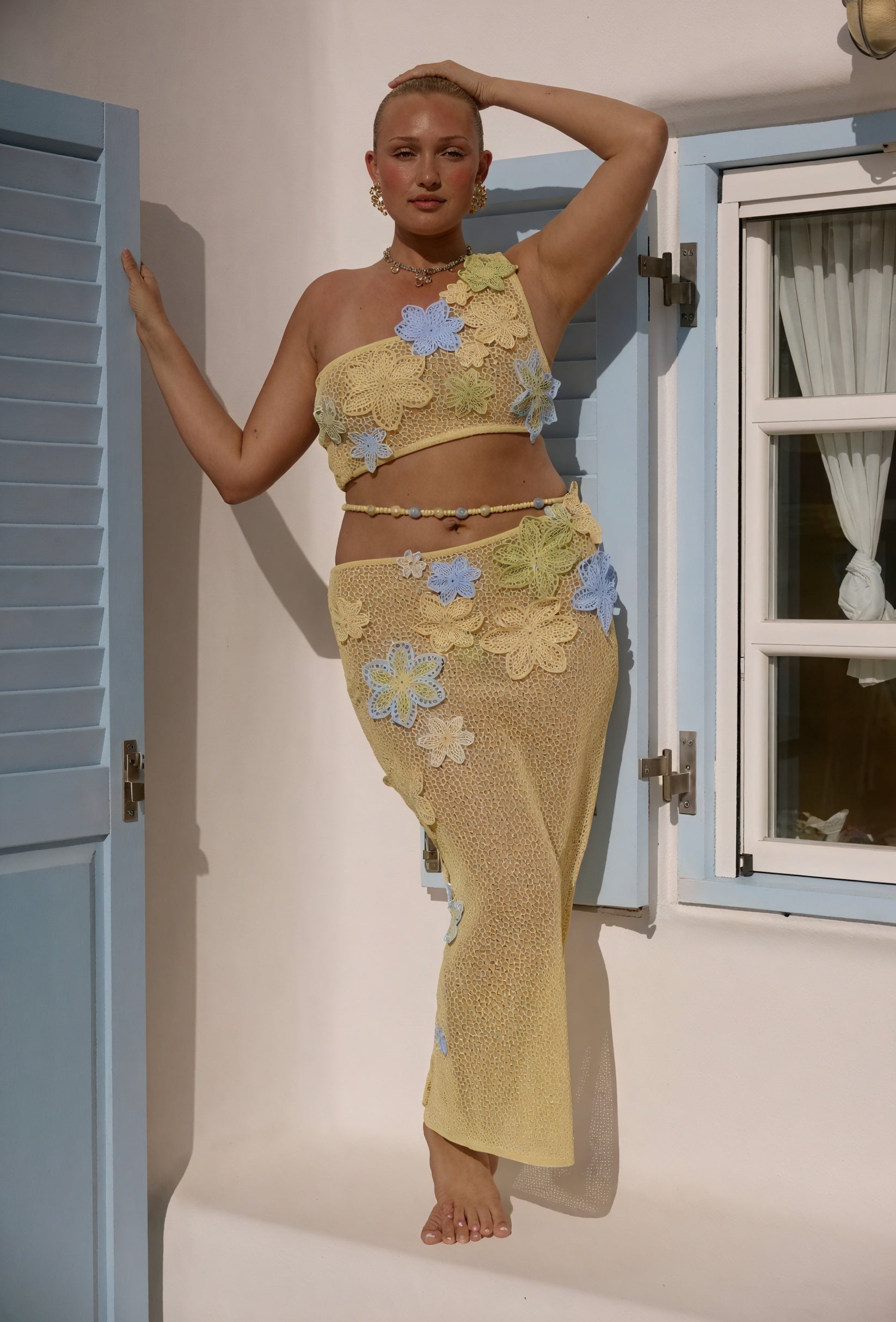 Frauen Häkel Zweiteiler – Blumenapplikationen, Handgefertigt, Sommerlich-83755-fc795bc4-cbdd-4d24-a03c-cdff86d7155e