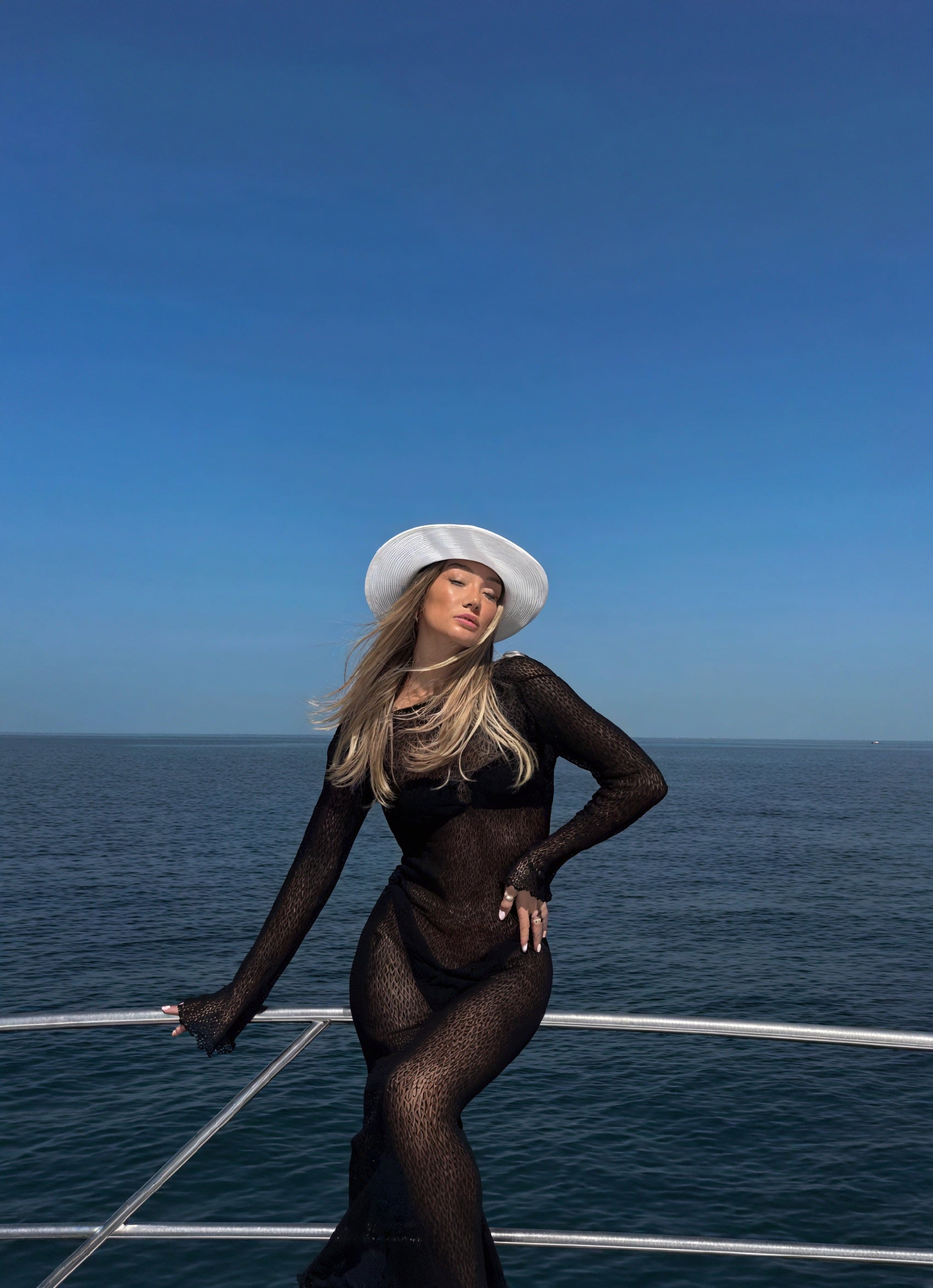 Damen Maxikleid – Transparenter Strick, Langarm, Leicht, Strand-Cover-Up-83806-4767f4b8-7943-4bea-99d4-e70ffcc77223