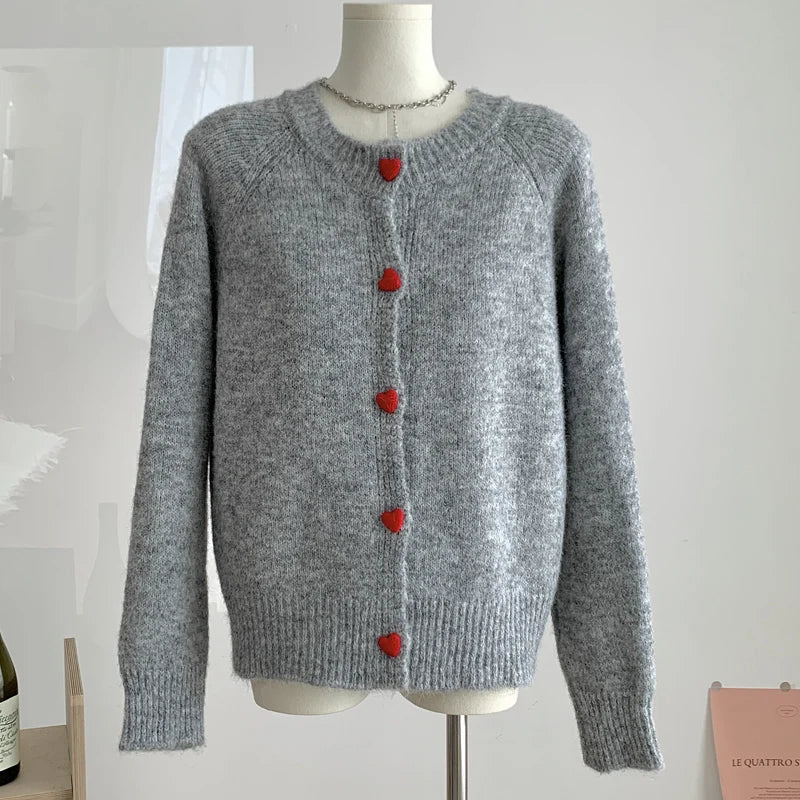 Edwina Herz-Knopf Strickjacke | Zeitlose Qualität